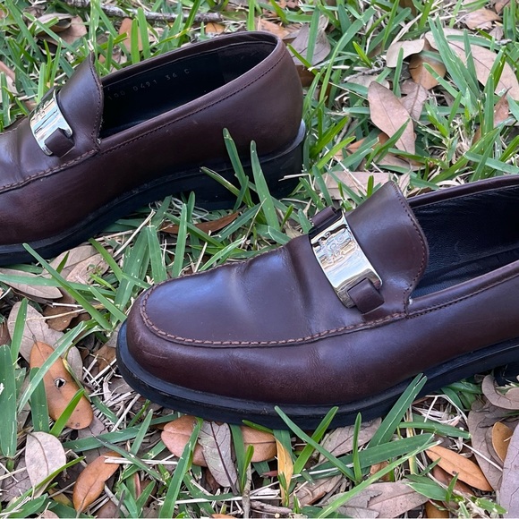 Gucci GG Leather Loafers - Picture 9 of 9